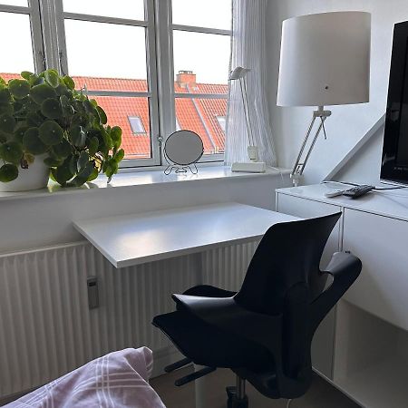 Vaerelse I Lejlighed Med Udsigt Og Ro Århus Extérieur photo